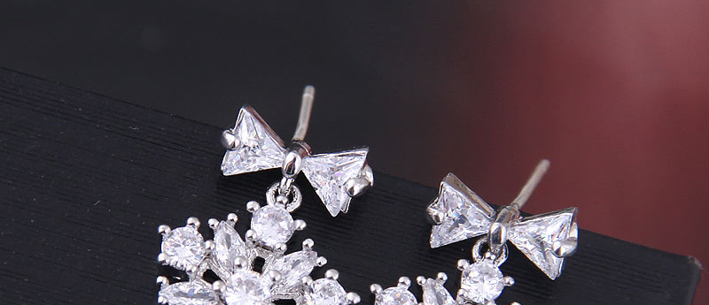 Fashion Silver  Silver Needle With Zirconium Snowflake Stud Earrings,Stud Earrings