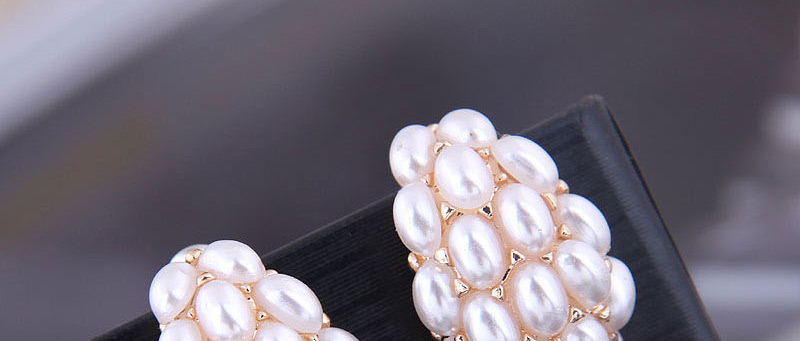 Fashion Beige Pea Pearl Earrings,Stud Earrings