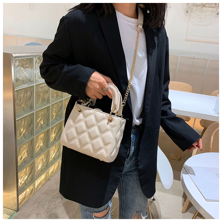 Fashion White Lingge Chain Hand Shoulder Shoulder Bag,Handbags