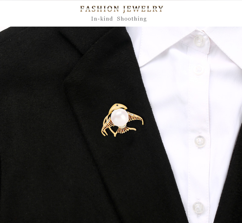 Fashion Gold Alloy Diamondd Pearl Shark Brooch,Korean Brooches