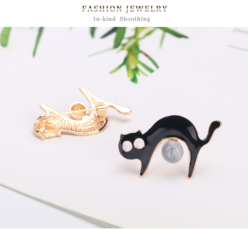 Fashion Yellow Alloy Dripping Cat Brooch,Korean Brooches
