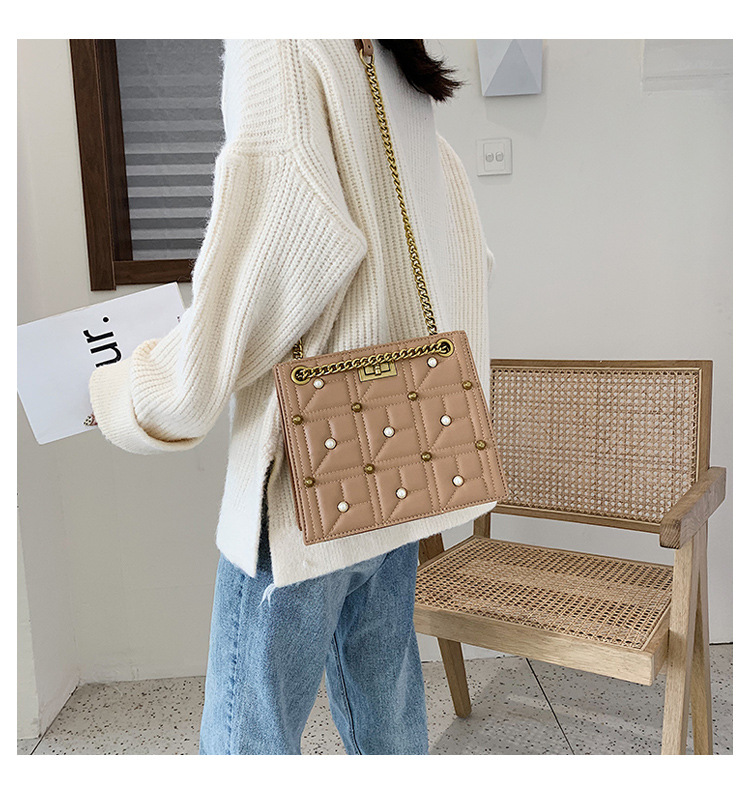 Fashion White Rhombic Rivet Pearl Portable Messenger Bag,Handbags