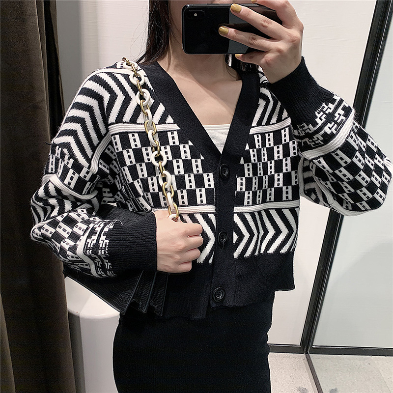 Fashion Black Black And White Arrow Geometric Cardigan,Sweater