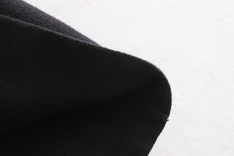 Fashion Black Contrast Stitching Inlaid Sweater,Sweater