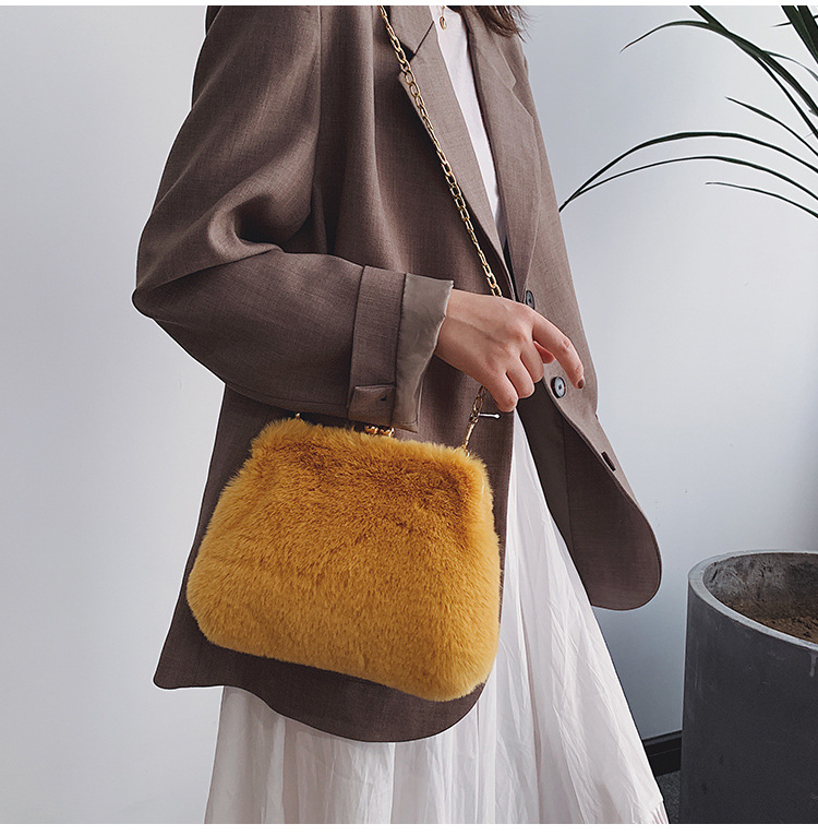 Fashion Yellow Pinch Plush Chain Shoulder Messenger Bag,Shoulder bags