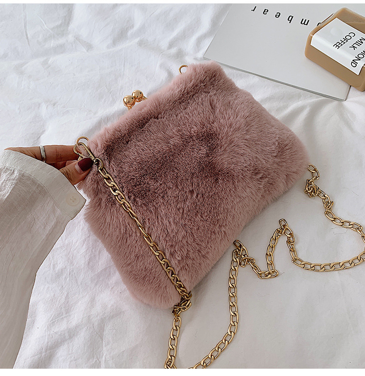 Fashion Pink Pinch Plush Chain Shoulder Messenger Bag,Shoulder bags