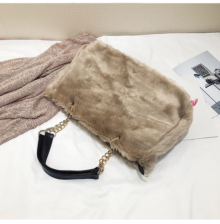 Fashion White Plush Chain Shoulder Bag,Messenger bags