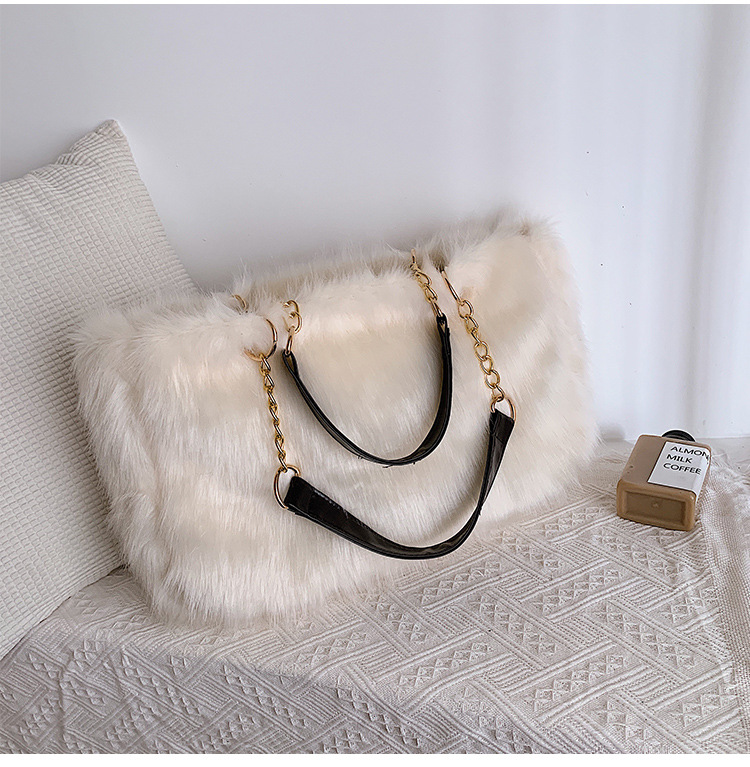 Fashion White Plush Chain Shoulder Bag,Messenger bags