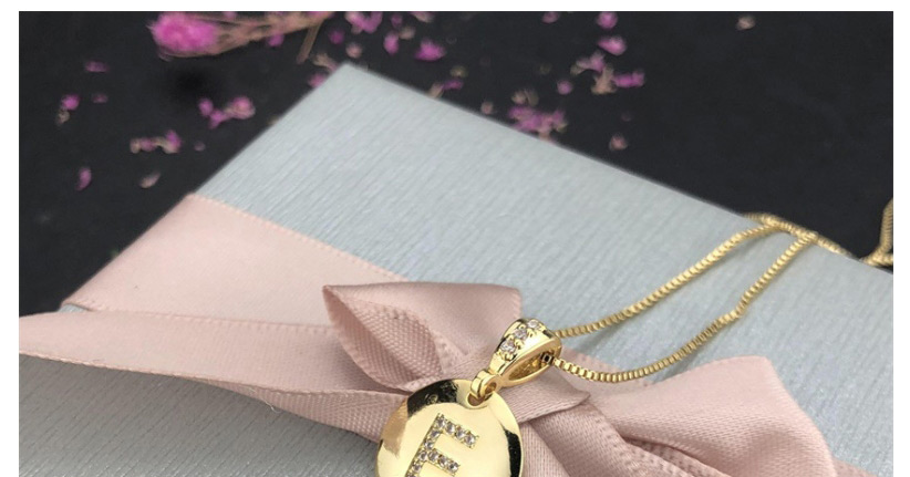 Fashion V Gold Glossy Diamond-plated Copper Plated Zircon English Alphabet Curved Necklace,Necklaces