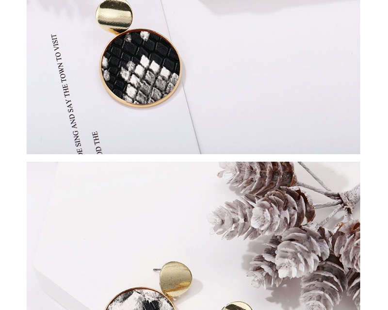 Fashion Black And White Serpentine Sequin Round Earrings,Drop Earrings