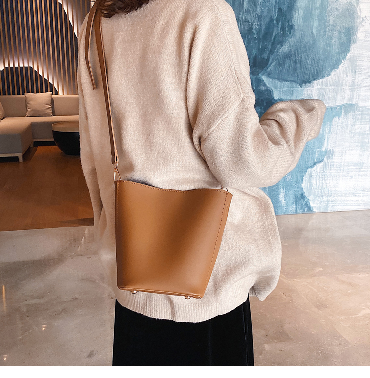 Fashion Brown Solid Color One-shoulder Diagonal Scorpion Mother Bag,Shoulder bags