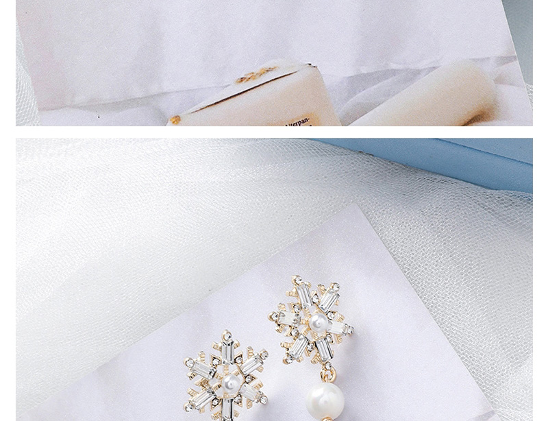 Fashion White  Silver Needle Snowflake Earrings,Drop Earrings