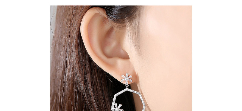 Fashion Platinum Copper Inlaid Zircon Snowflake Stud Earrings,Earrings