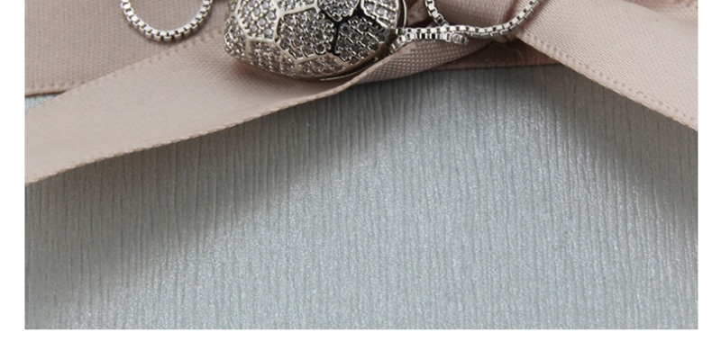 Fashion Platinum-plated Heart-shaped Hollow Necklace With Diamonds,Pendants