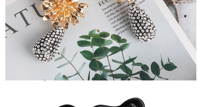 Fashion Golden Flower Alloy Water Drop Diamond Earrings,Drop Earrings