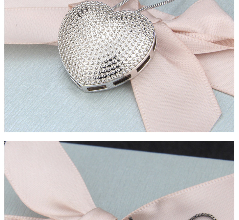 Fashion Gold-plated Fake Zirconium Heart-shaped Cutout Necklace,Pendants