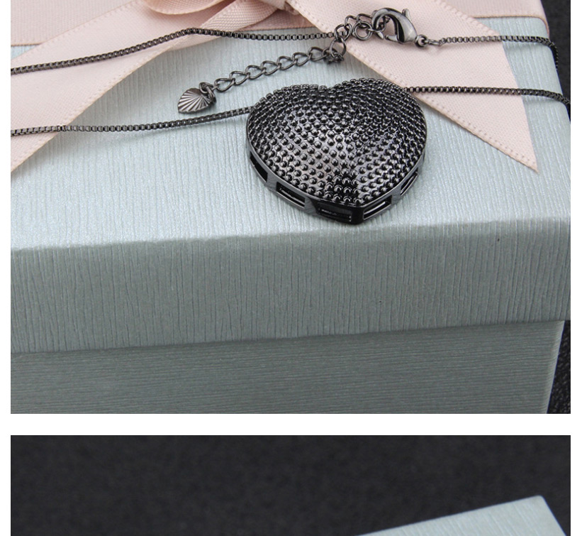 Fashion Gold-plated Fake Zirconium Heart-shaped Cutout Necklace,Pendants
