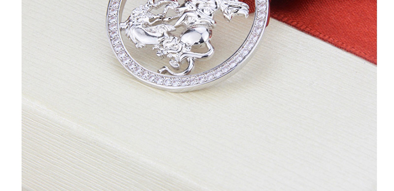 Fashion Gold-plated Knight Hollow Necklace With Round Dragon Slaying,Necklaces