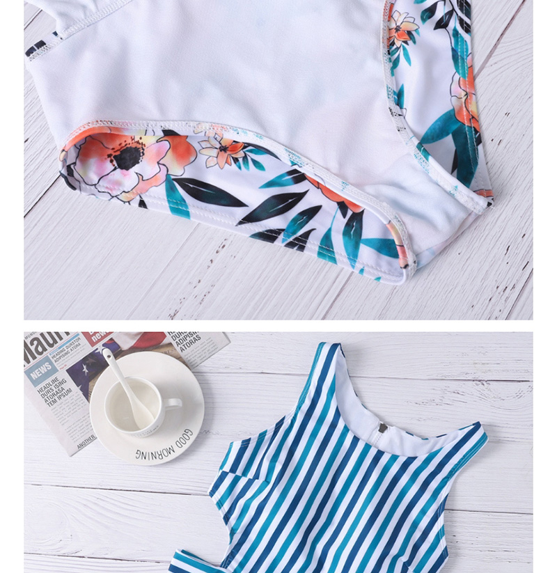 Fashion Printing On White Printed Striped Zipper Cutout One-piece Swimsuit,One Pieces