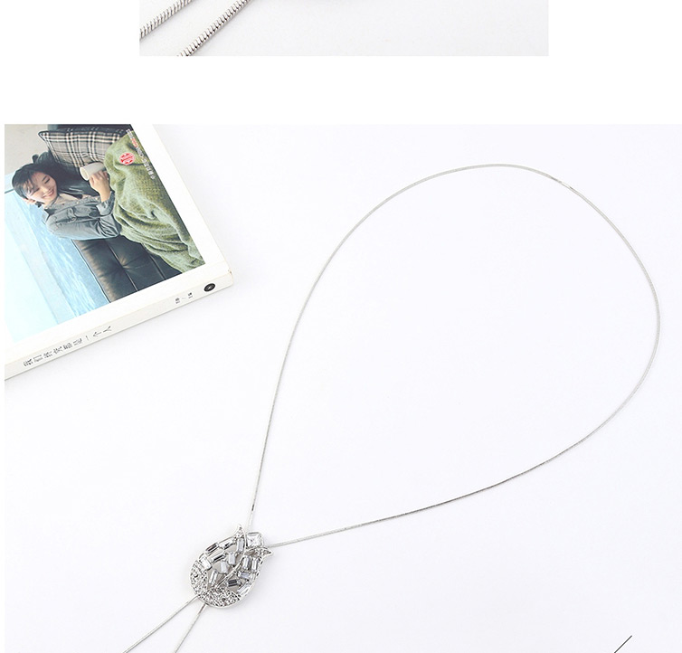 Fashion Silver Openwork Diamond Flower Necklace,Bib Necklaces
