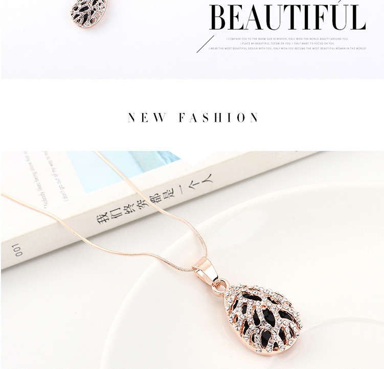 Fashion Gold Openwork Diamond Heart Necklace,Bib Necklaces