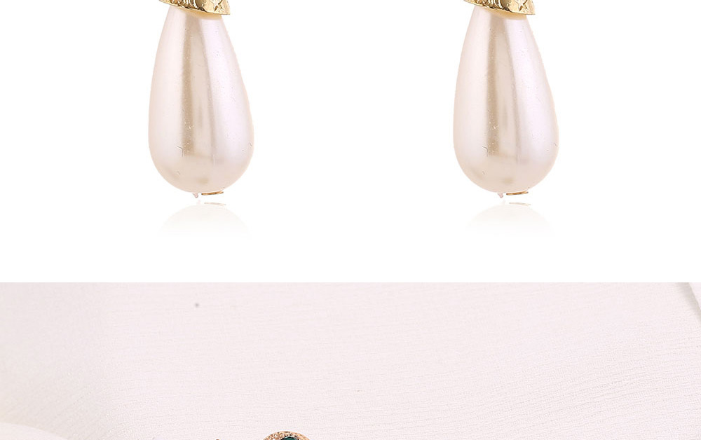 Fashion Golden Frog Drop-shaped Diamond-set Pearl Alloy Earrings,Stud Earrings