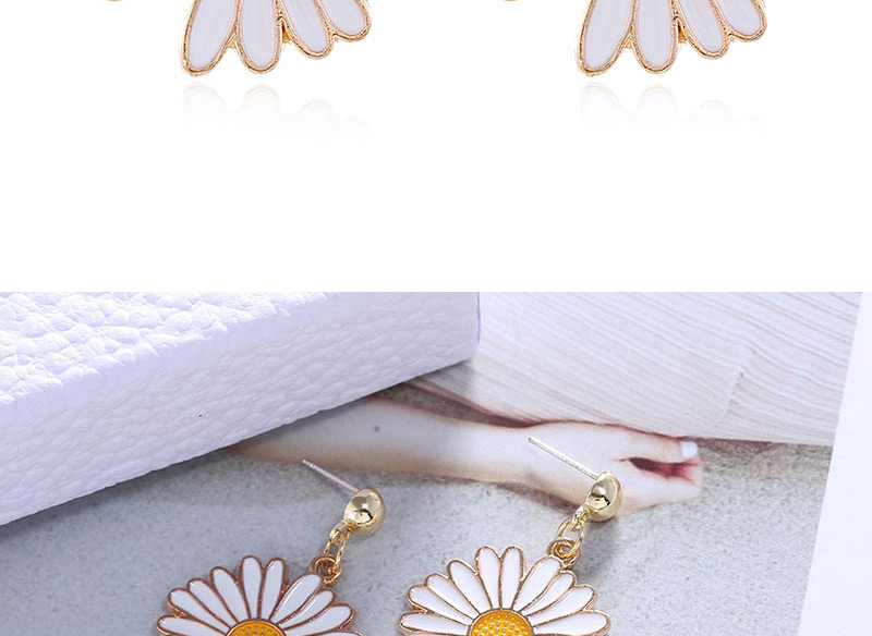Fashion White Oil Dropping Daisy Alloy Earrings,Stud Earrings