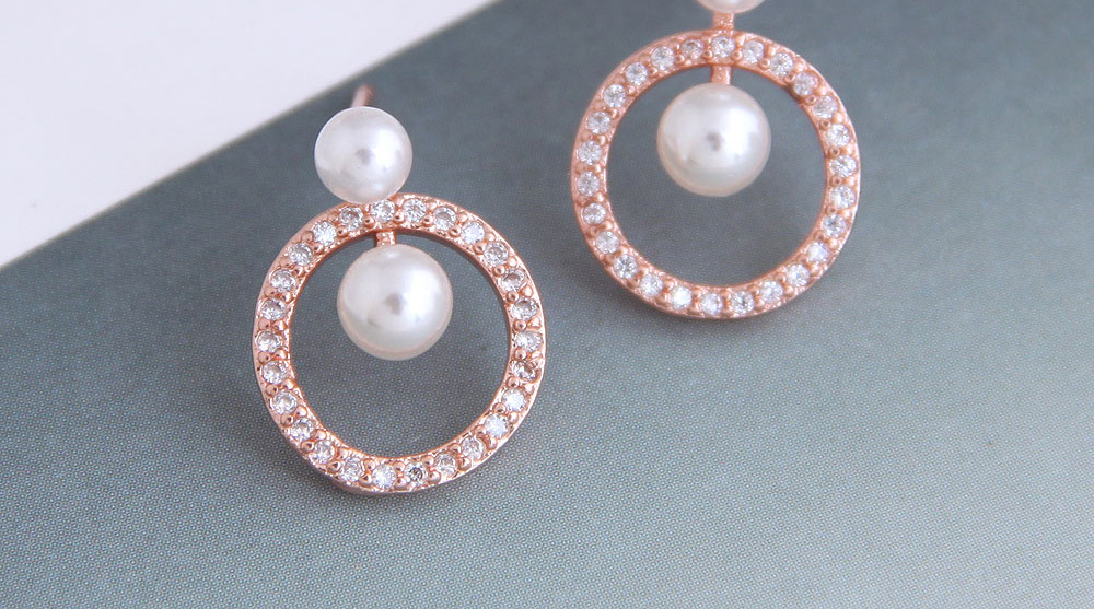Fashion Rose Gold Micro-set Zircon Pearl Geometric Round Hollow Earrings,Stud Earrings