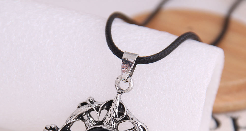 Fashion Silver Compass Round Hollow Mens Necklace,Pendants