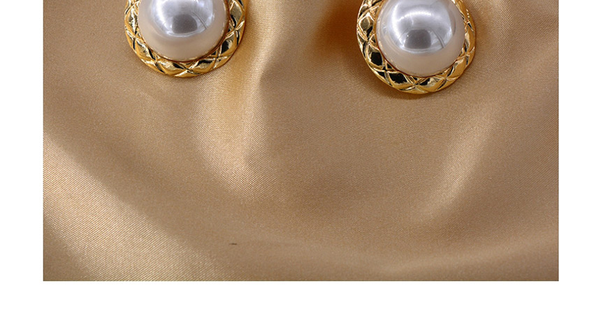 Fashion Golden Button-shaped Pearl Diamond Alloy Stud Earrings,Stud Earrings