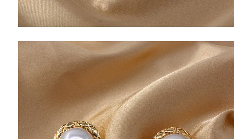 Fashion Golden Button-shaped Pearl Diamond Alloy Stud Earrings,Stud Earrings