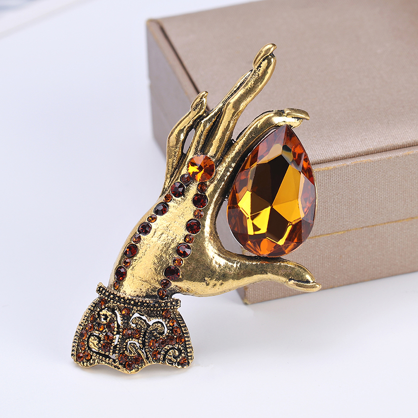 Fashion Gugin Geometric Diamond-shaped Brooch With Diamond-studded Palms,Korean Brooches