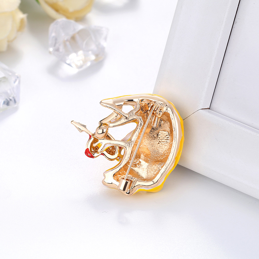 Fashion Yellow Alloy Dripping Frog And Diamond Contrast Brooch,Korean Brooches
