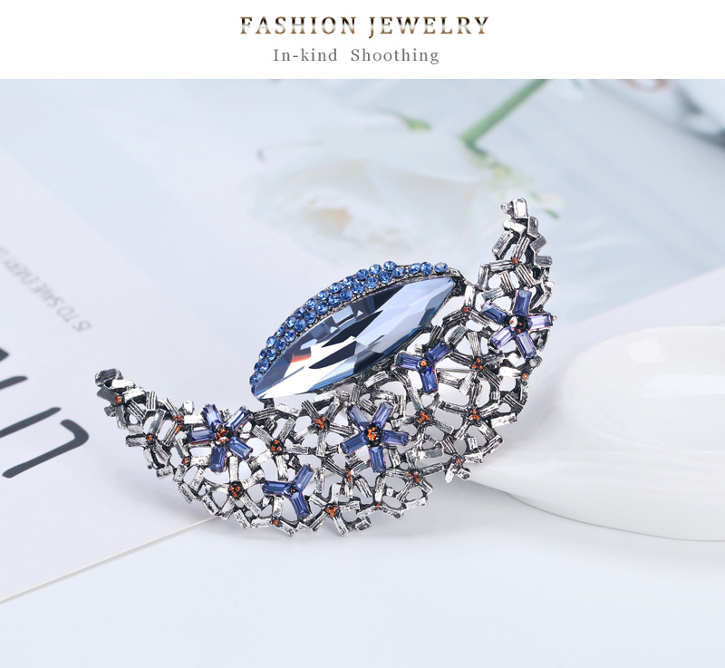 Fashion Blue Diamond Flower Moon Alloy Brooch,Korean Brooches