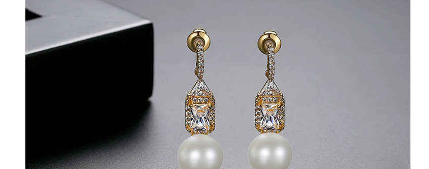 Fashion Platinum Pearl And Copper Zircon Stud Earrings,Earrings