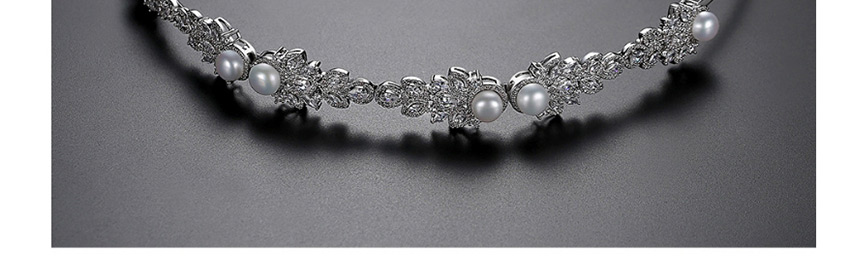 Fashion Platinum Diamond-shaped Pearl Leaf Alloy Hairband,Head Band