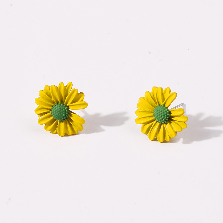 Fashion Yellow Small Daisy Contrast Alloy Earrings,Stud Earrings