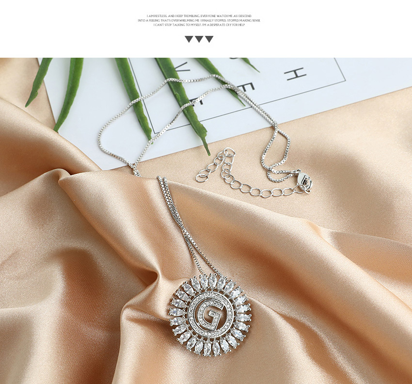 Fashion W Round Alphabet Necklace With Copper And Zircons,Pendants