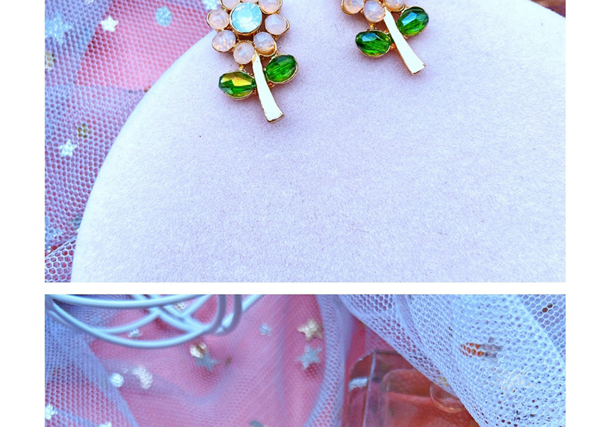Fashion Powder Diamond-studded Flower Contrast Alloy Earrings,Stud Earrings