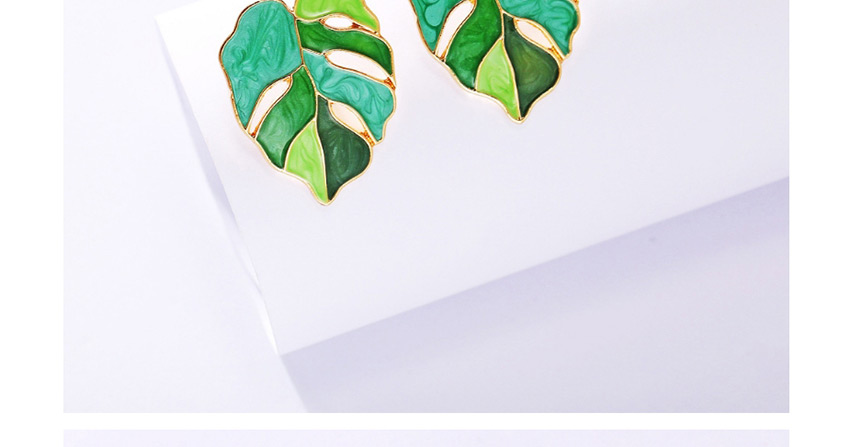 Fashion Green Leaf Dropped Oil Leaf Contrast Color Alloy Hollow Earrings,Stud Earrings