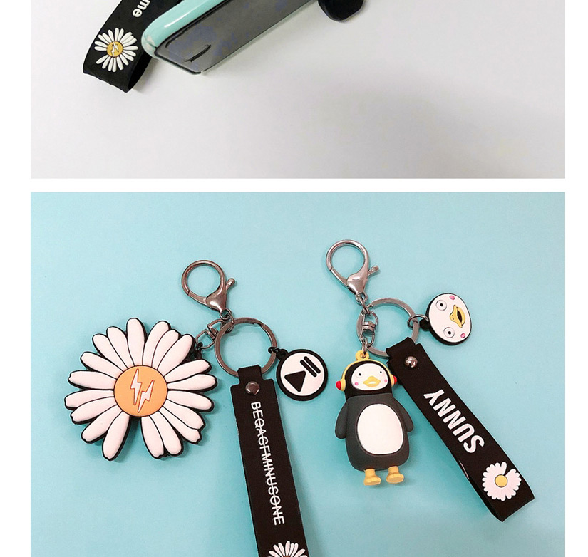 Fashion Penguin Small Daisy Pendant Keychain Accessories,Household goods