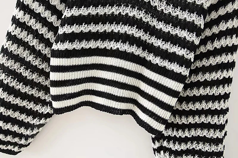 Fashion Black And White Stripes Black And White Striped V-neck Long Sleeve Sweater,Sweater