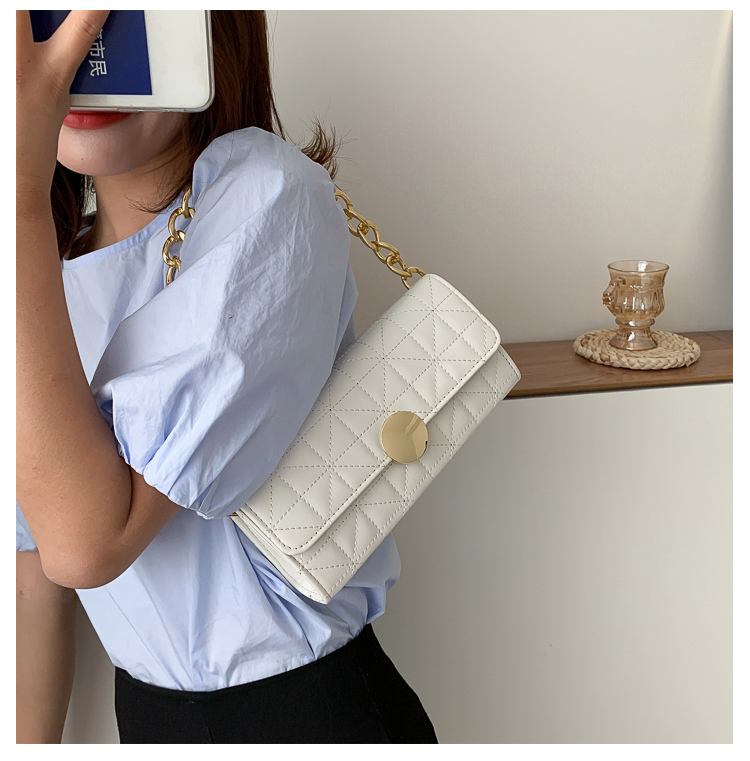 Fashion White Chain Lock Embroidery Thread Quilted Shoulder Bag,Messenger bags