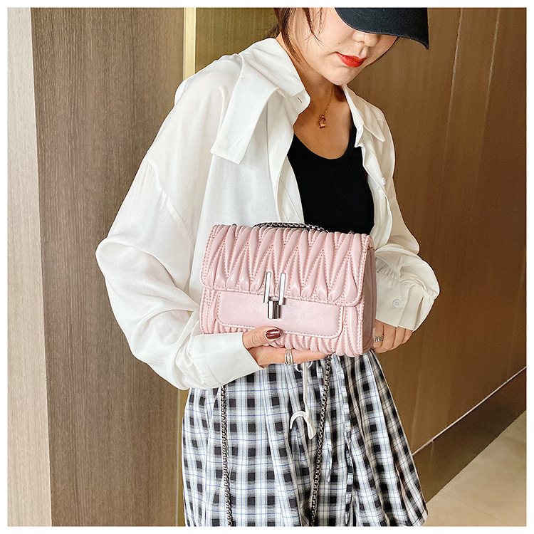 Fashion Pink One-shoulder Crossbody Bag With Pleated Lock Chain,Shoulder bags
