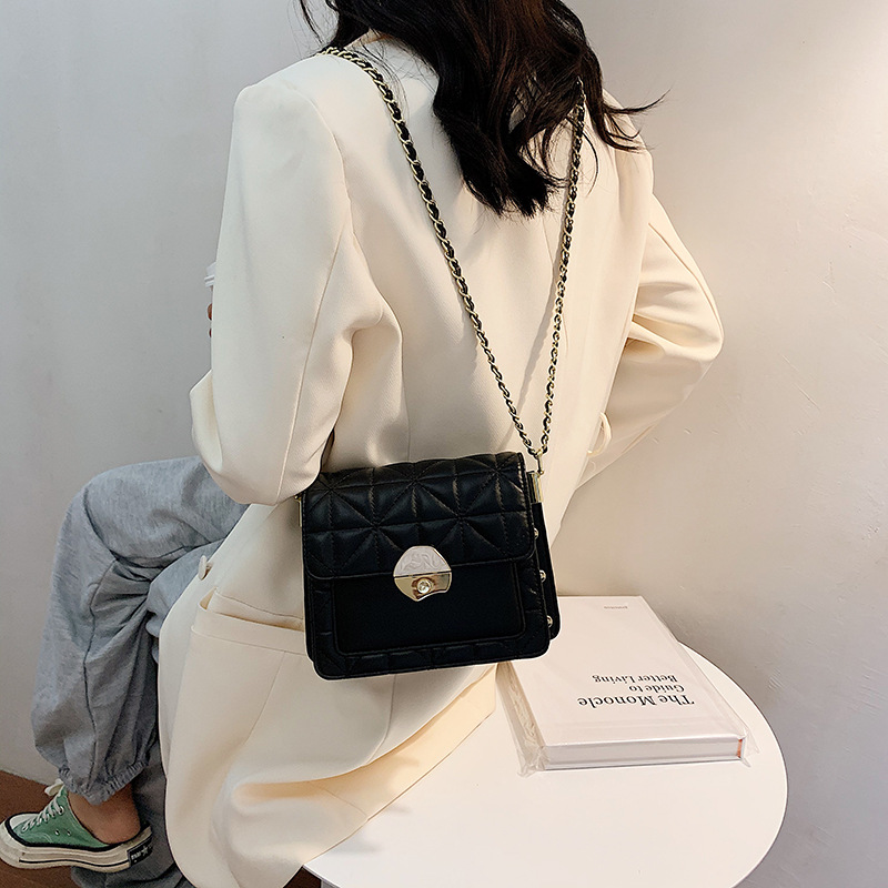 Fashion Black Chain Studded Rhombus Shoulder Bag,Shoulder bags