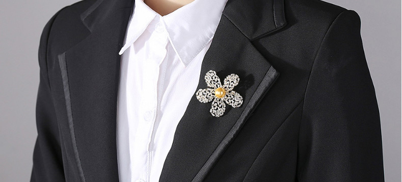Fashion Yellow Copper Inlaid Zircon Pearl Flower Hollow Brooch,Korean Brooches
