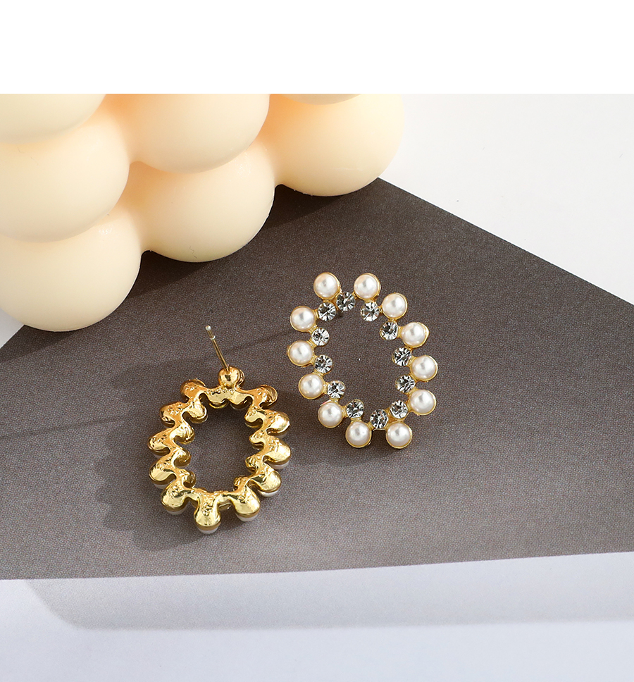 Fashion Gold Color Alloy Pearl Diamond Hollow Oval Stud Earrings,Stud Earrings