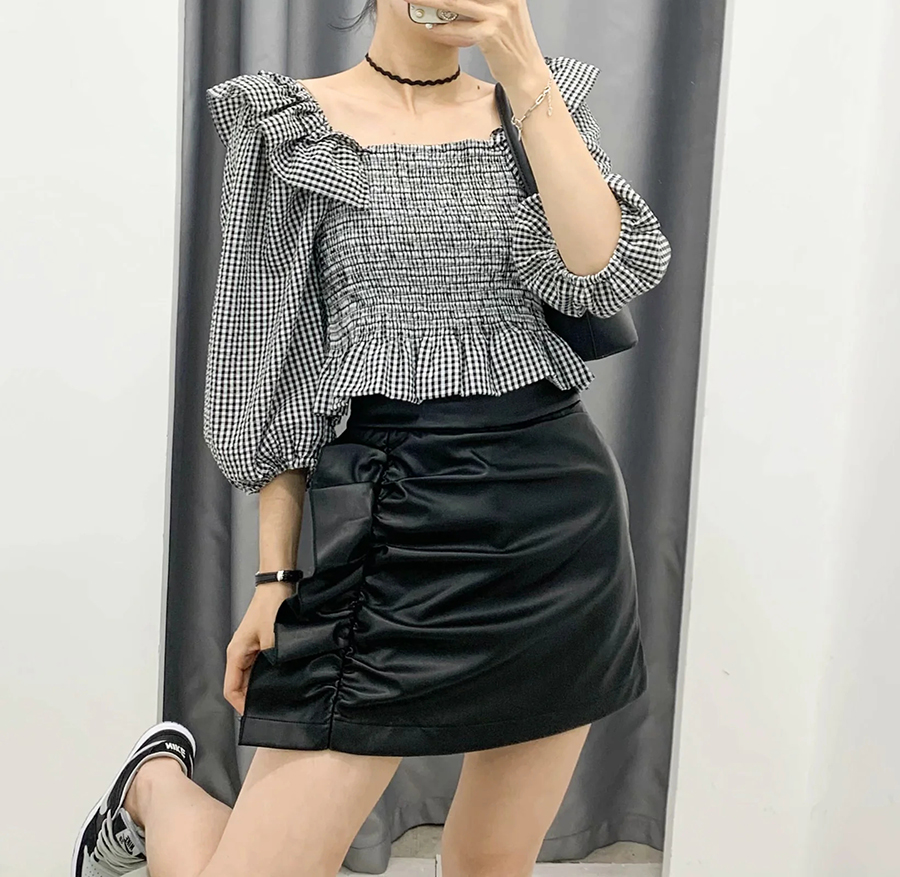 Fashion Black Leather Skirt With Square Neck And Wooden Ears,Skirts