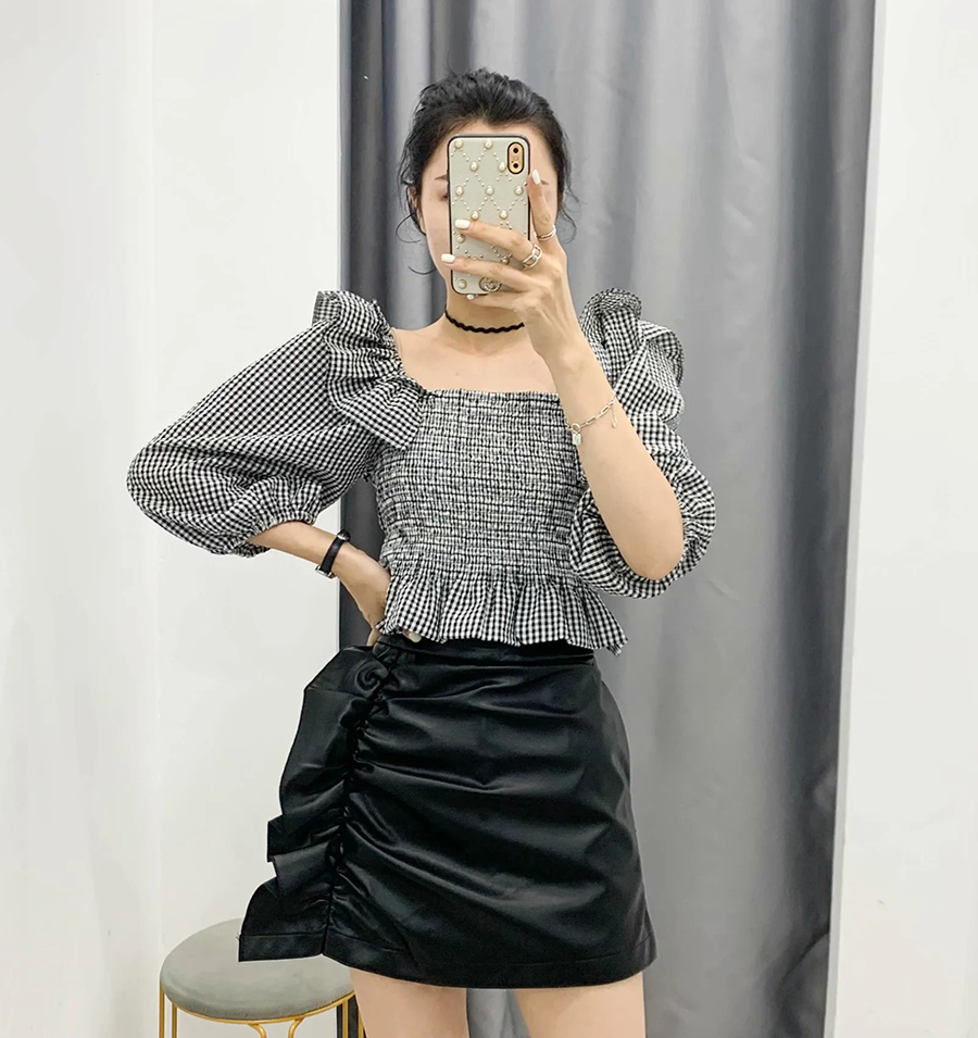 Fashion Black Leather Skirt With Square Neck And Wooden Ears,Skirts