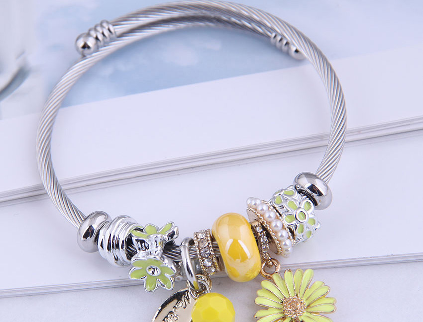 Fashion Yellow Small Daisy Oil Dripping Diamond Alloy Geometric Bracelet,Fashion Bracelets